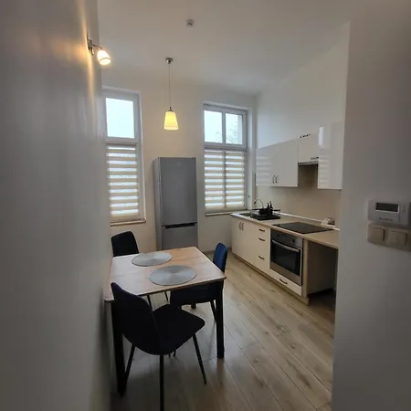 As Elite Kozielska Parking Apartman *